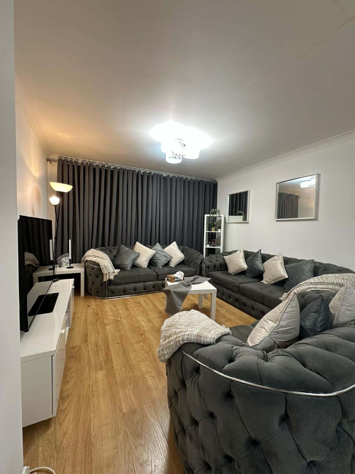 2 Bedroom With Security 24 * Londres