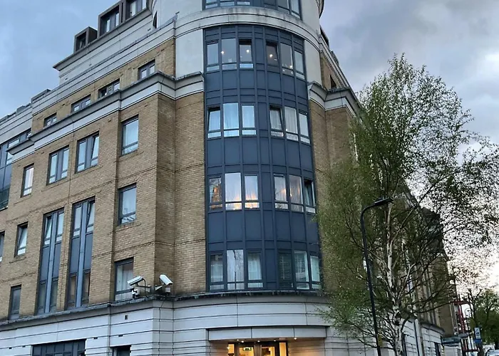 2 Bedroom Apartment With Security 24 Hours